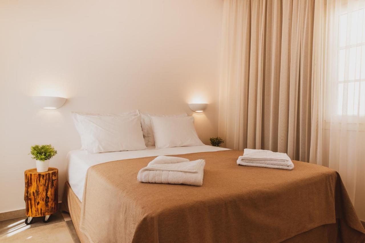 To Rantevou Tis Alykis Rooms & Apartments Kimolos Bagian luar foto