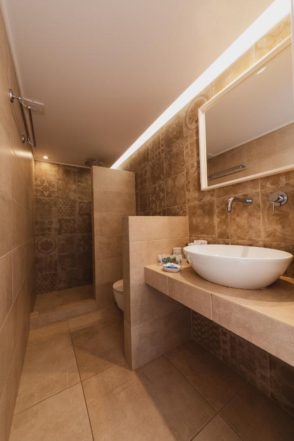 To Rantevou Tis Alykis Rooms & Apartments Kimolos Bagian luar foto