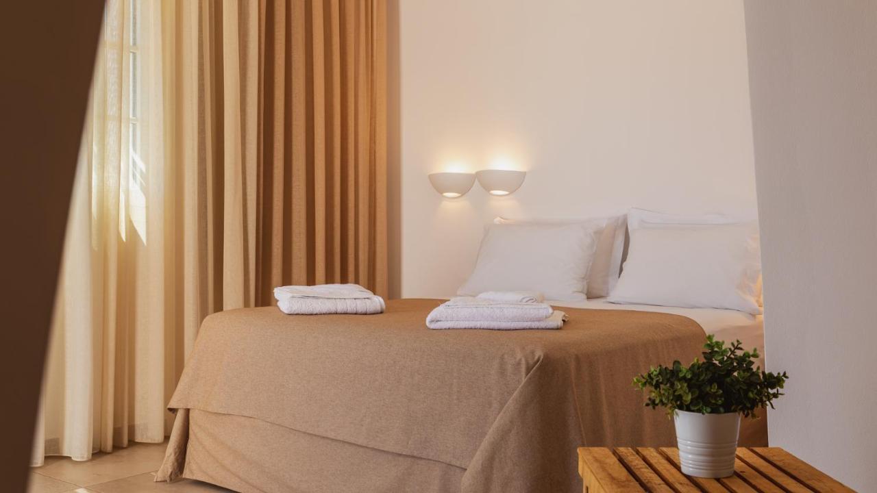 To Rantevou Tis Alykis Rooms & Apartments Kimolos Bagian luar foto