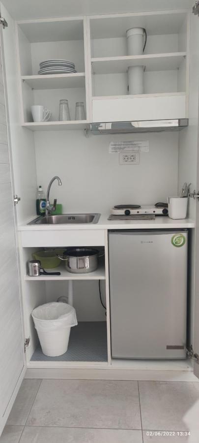 To Rantevou Tis Alykis Rooms & Apartments Kimolos Bagian luar foto